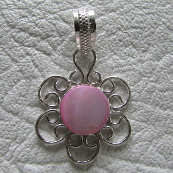 Sterling Silver & Pink Mother of Pearl Floral Pendant - Picture 3 of 3